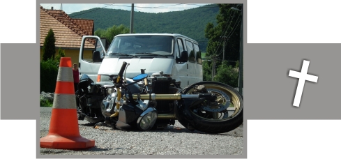 vážna nehoda motorka a dodávka